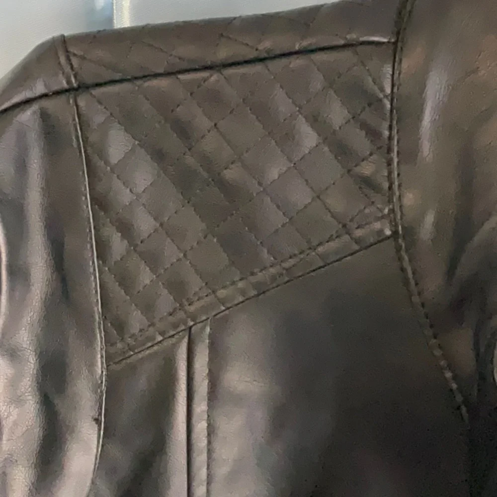 Calvin Klein Black Leather Jacket with Zippered Front and Fitted Waist - Picture 6 of 8